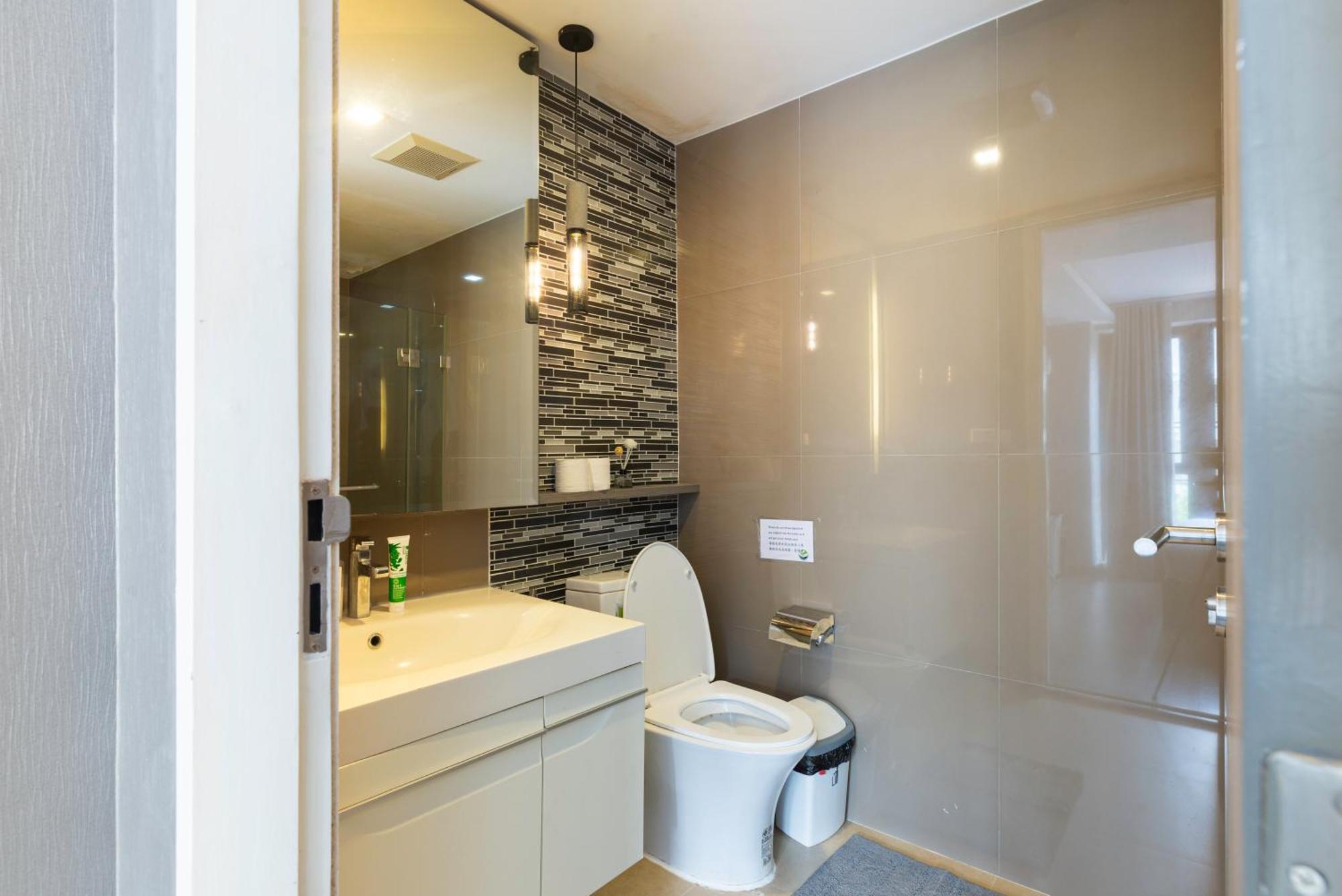 Dazzle Sukhumvit 7 By Lefoyer Apartamento Banguecoque Exterior foto