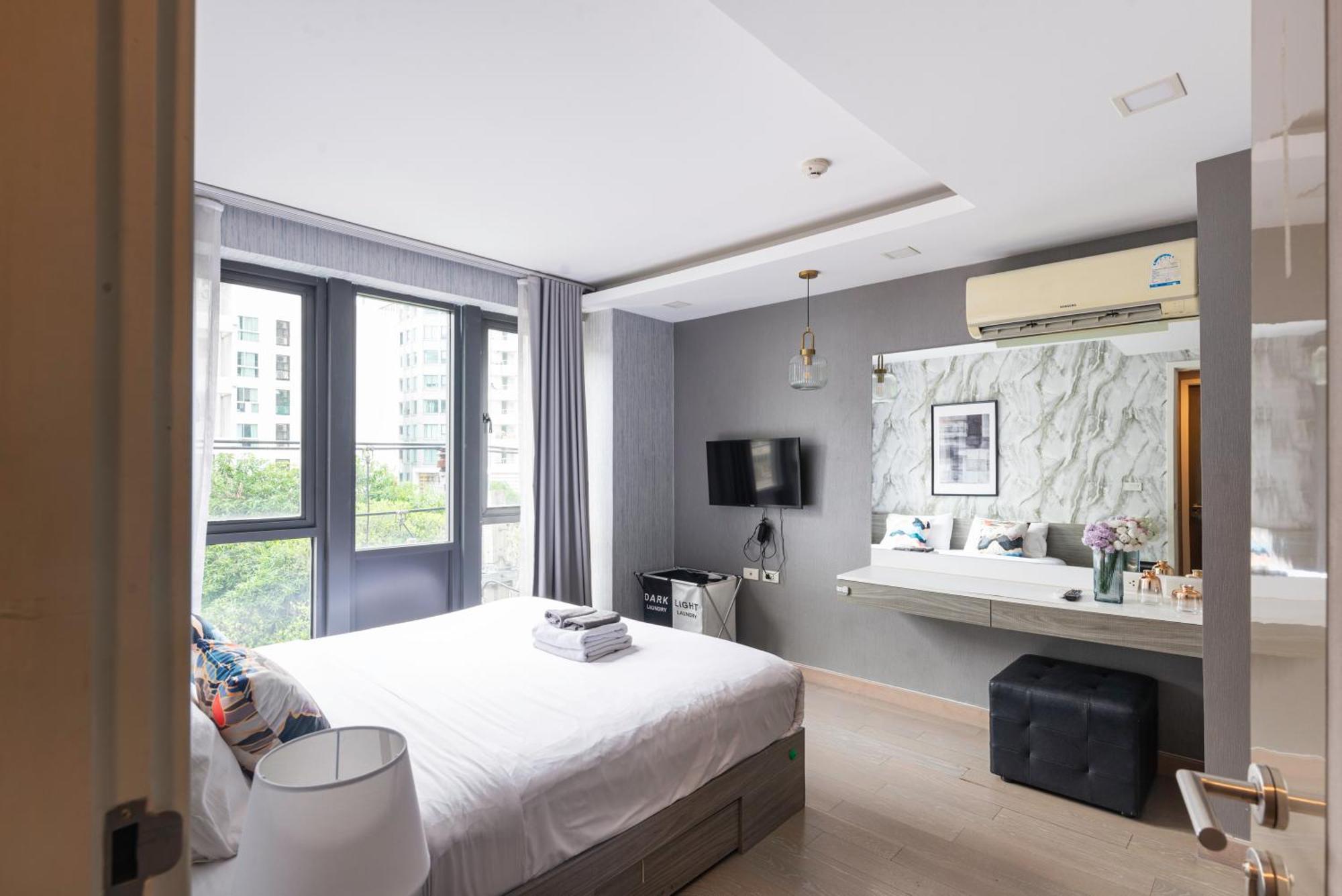 Dazzle Sukhumvit 7 By Lefoyer Apartamento Banguecoque Exterior foto