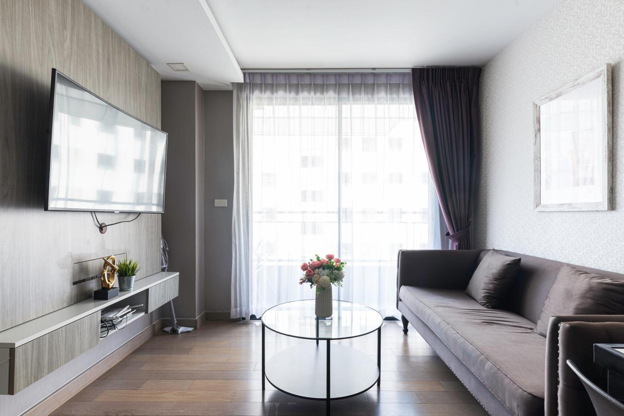 Dazzle Sukhumvit 7 By Lefoyer Apartamento Banguecoque Exterior foto