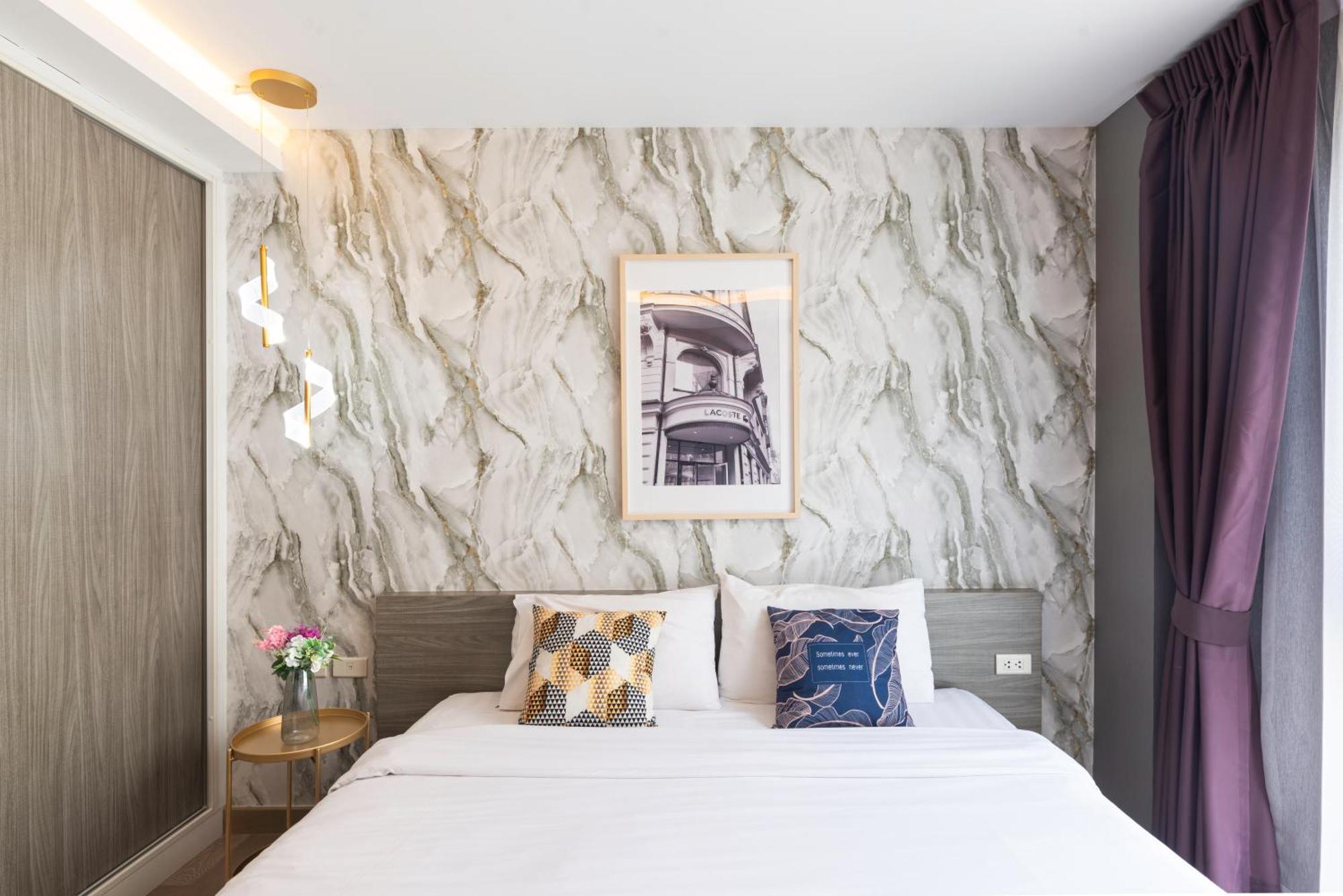 Dazzle Sukhumvit 7 By Lefoyer Apartamento Banguecoque Exterior foto